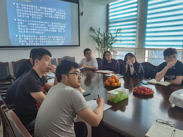 我院特邀請原南京水務(wù)集團(tuán)總工吳志成來我院授課(圖1)